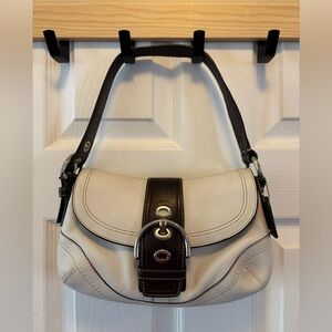 Coach VINTAGE K0779-F10909 SoHo White Leather Brown Buckle Flap Shoulder Bag EUC